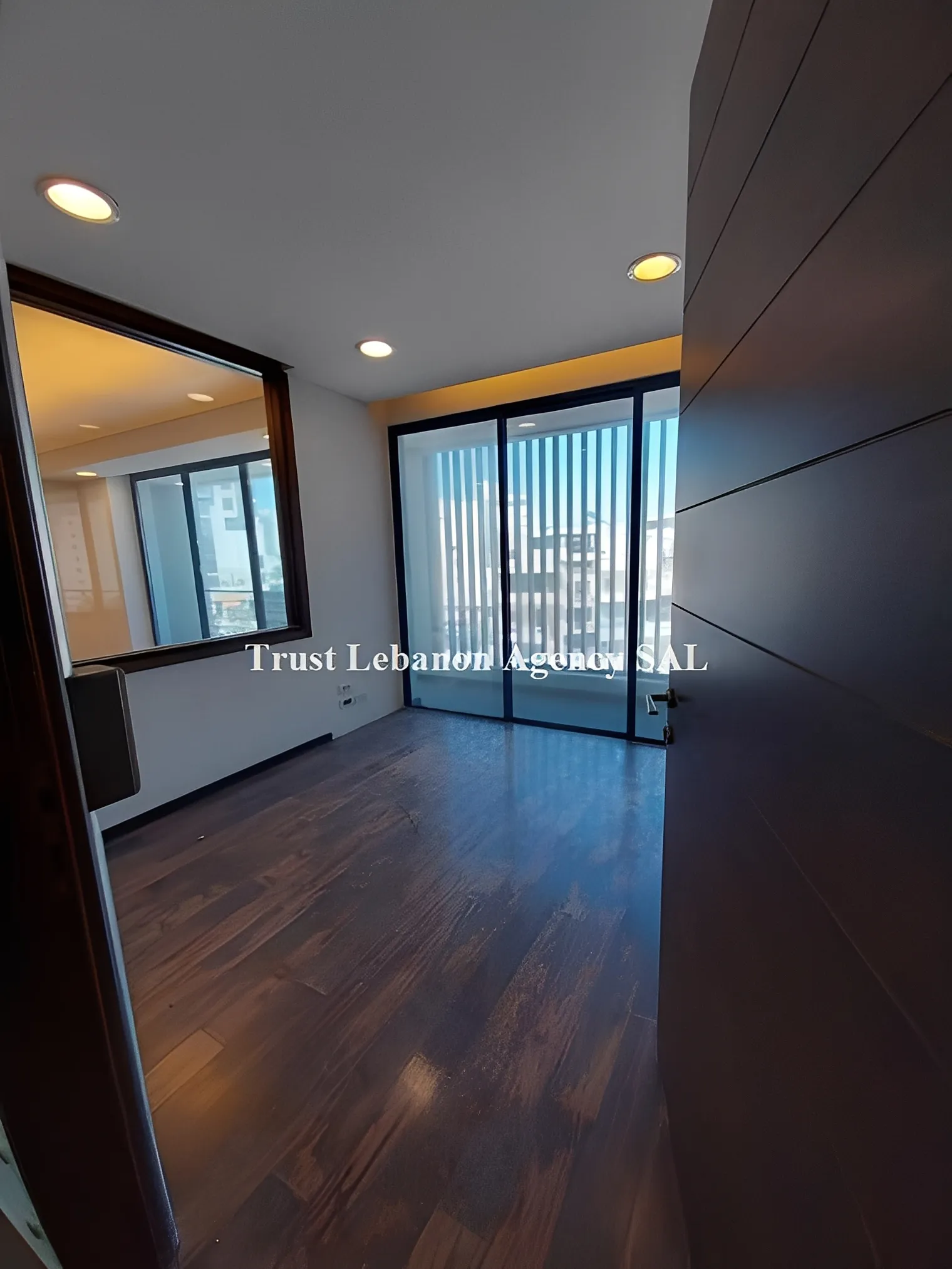 Office for rent in Baabda, Furn Al Chebak