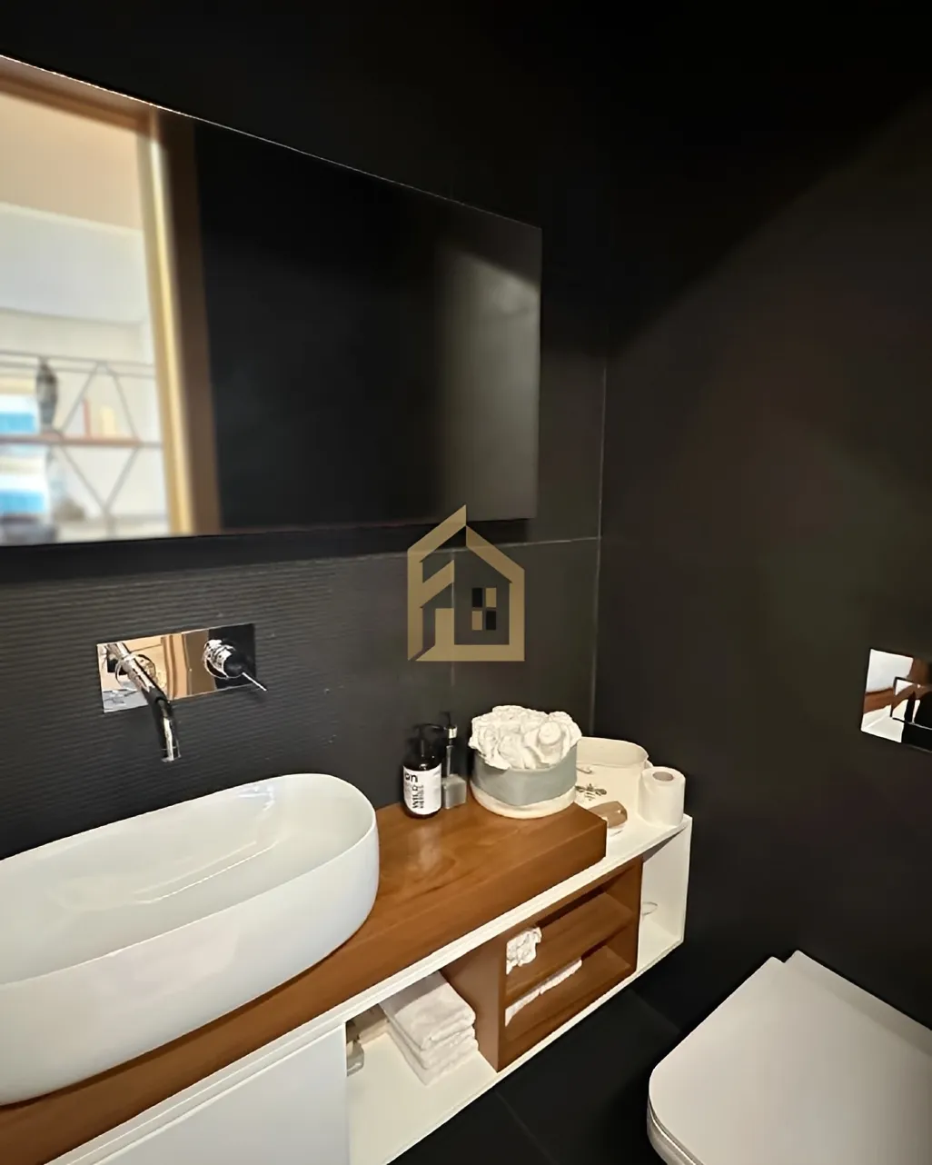 Apartment for sale in Achrafieh, Beirut, Lebanon - 3 bed, 4 bath