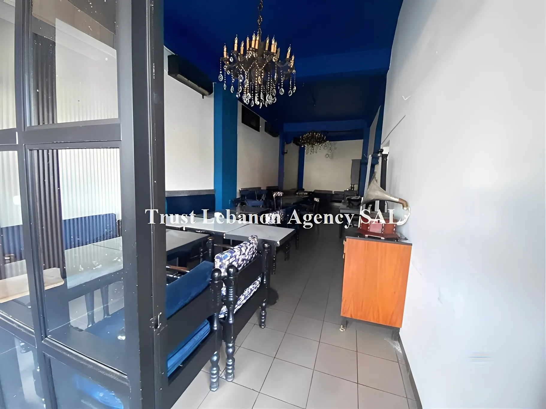 Restaurant for rent in Beirut, Corniche El Nahr