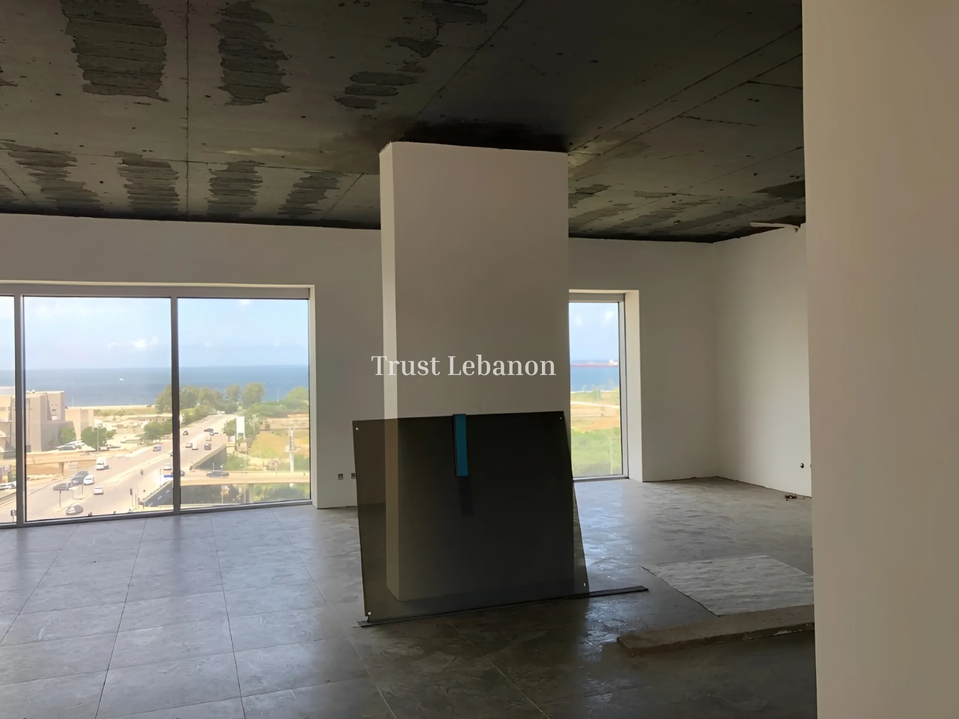 Office for rent in Dbayeh, Lebanon