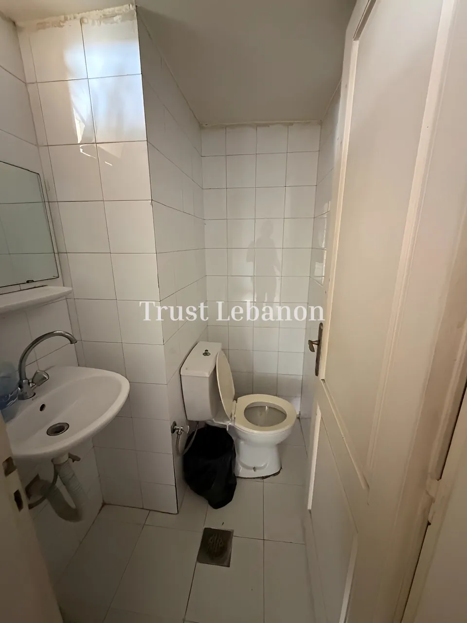 Office for rent in Hadath