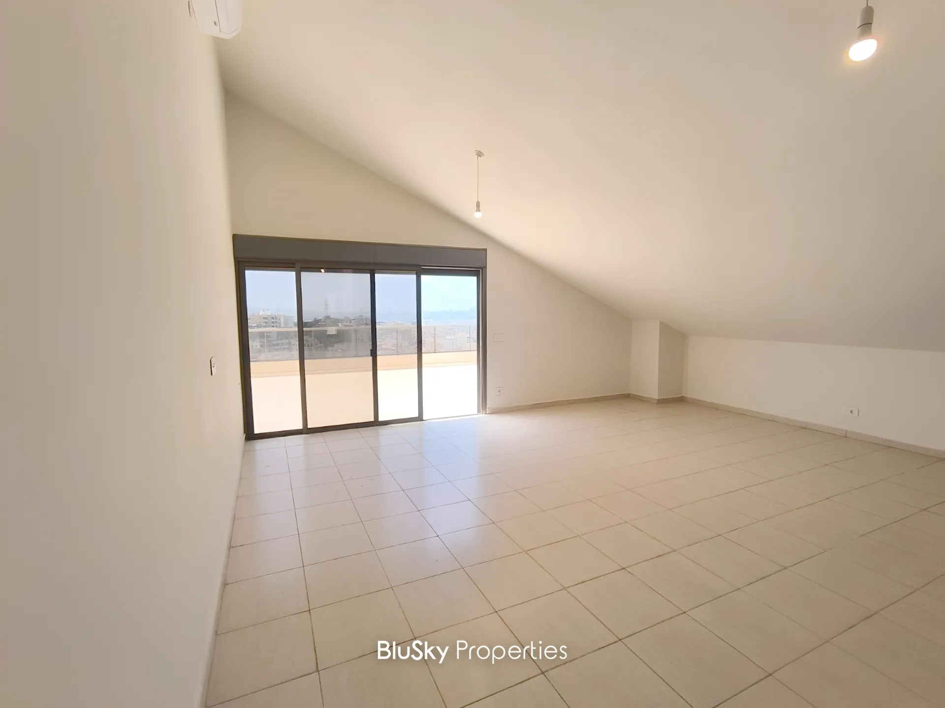 Apartment for rent in Aoukar, lebanon - 2 bed, 3.0 bath