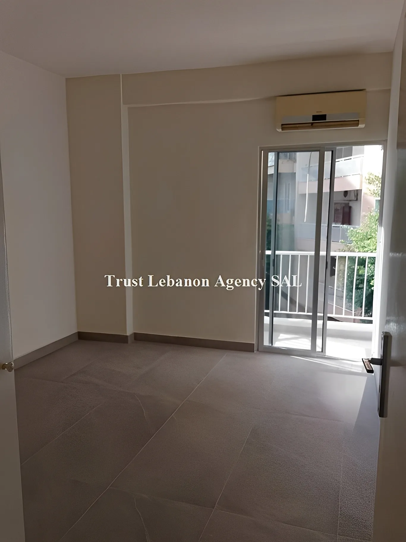 Office for rent in Achrafieh