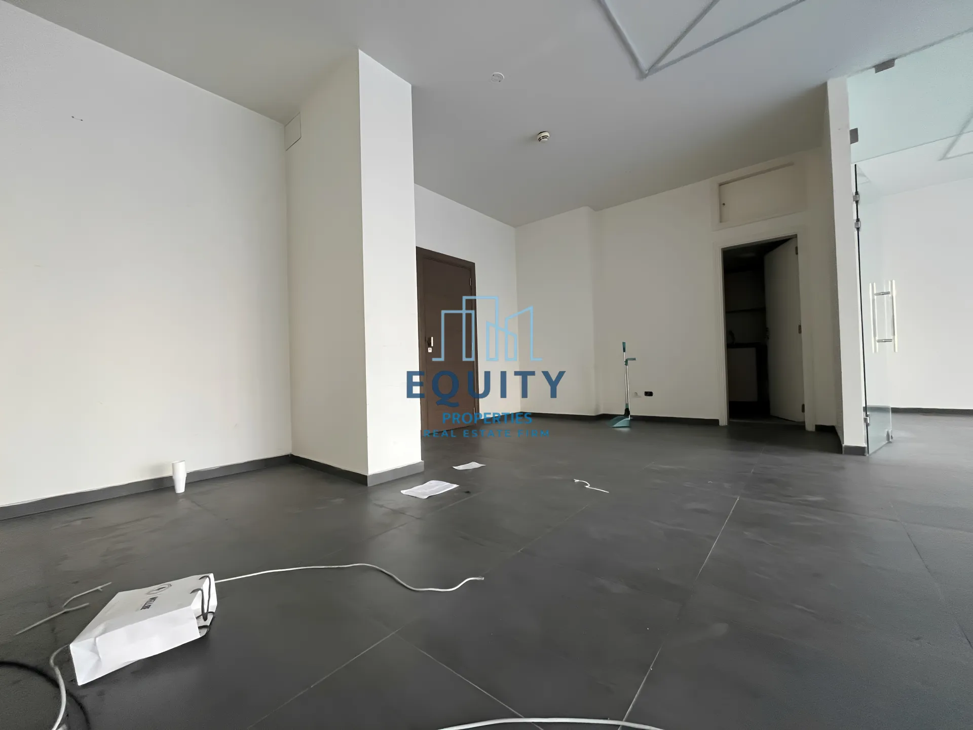 Office for rent in Zalka