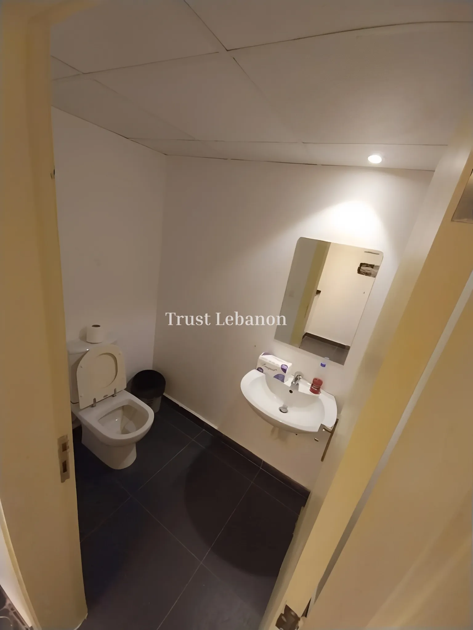 Office for rent in Sin El Fil, Lebanon