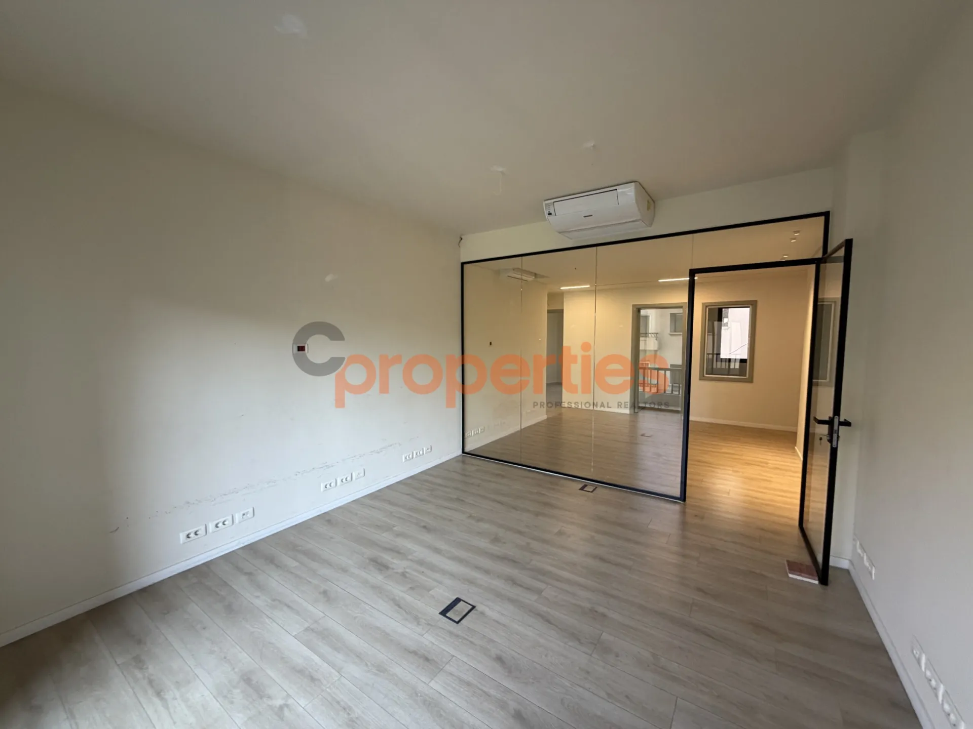 Office for Rent in Saifi Village