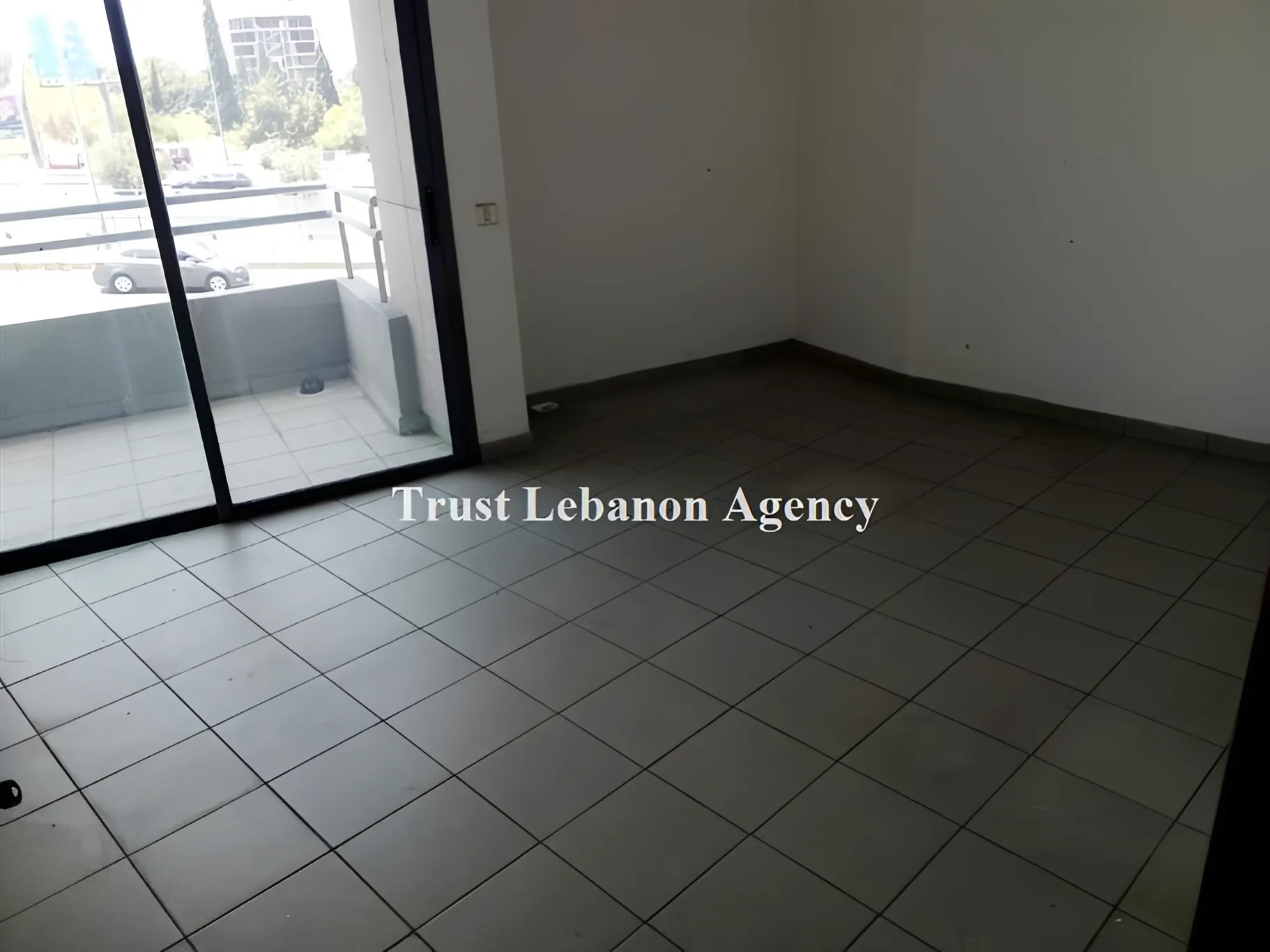 Commercial Property For Rent in Baabda, Hazmieh