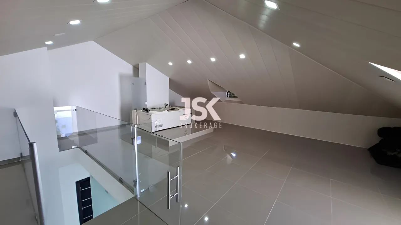 Duplex for Sale in Blat