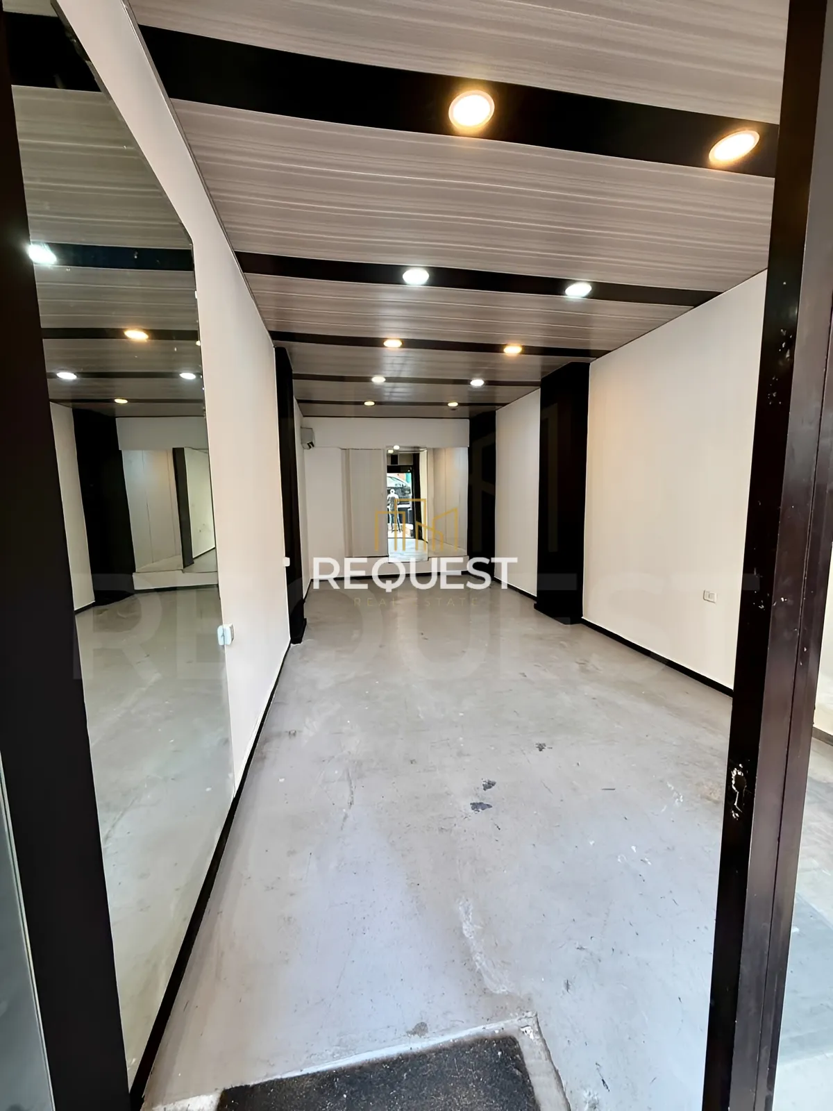 Shop for rent in Fassouh, achrafieh, lebanon