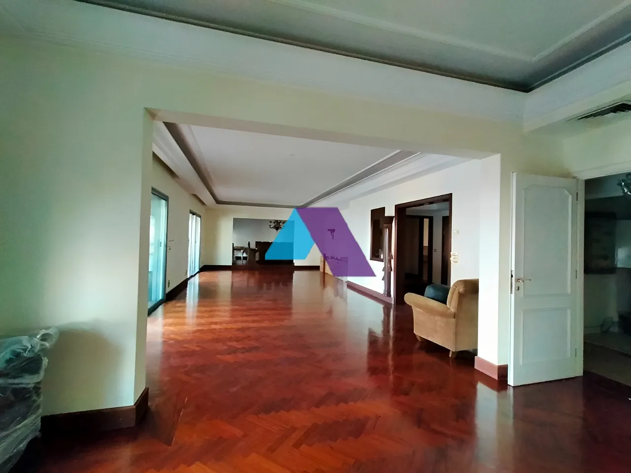 Apartment for Sale in Ain El Tineh - 4 bed, 5 bath