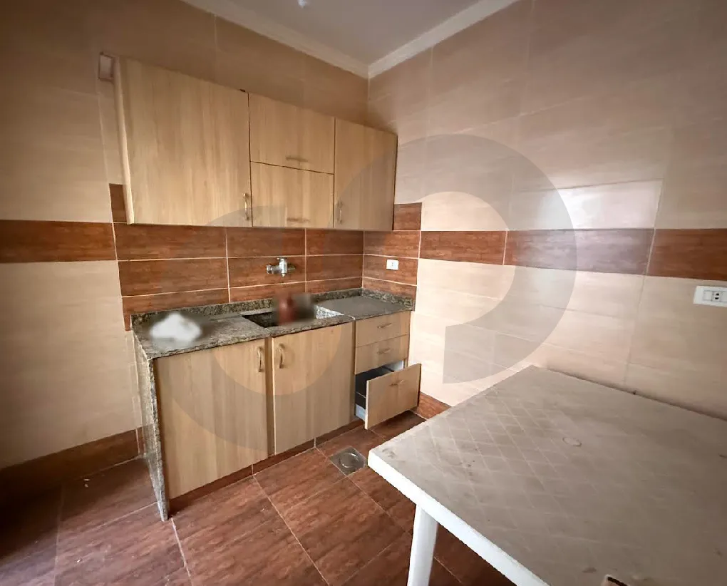 Building for Sale in Tariq El Jdideh
