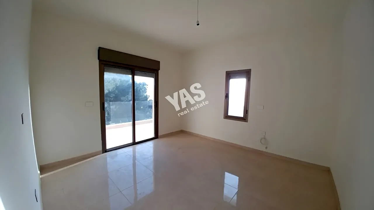 Apartment for Sale in Ballouneh