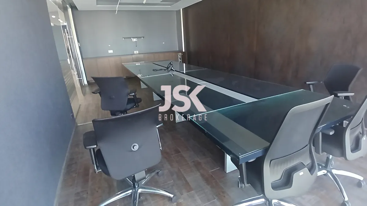 Office for rent in Sin El Fil