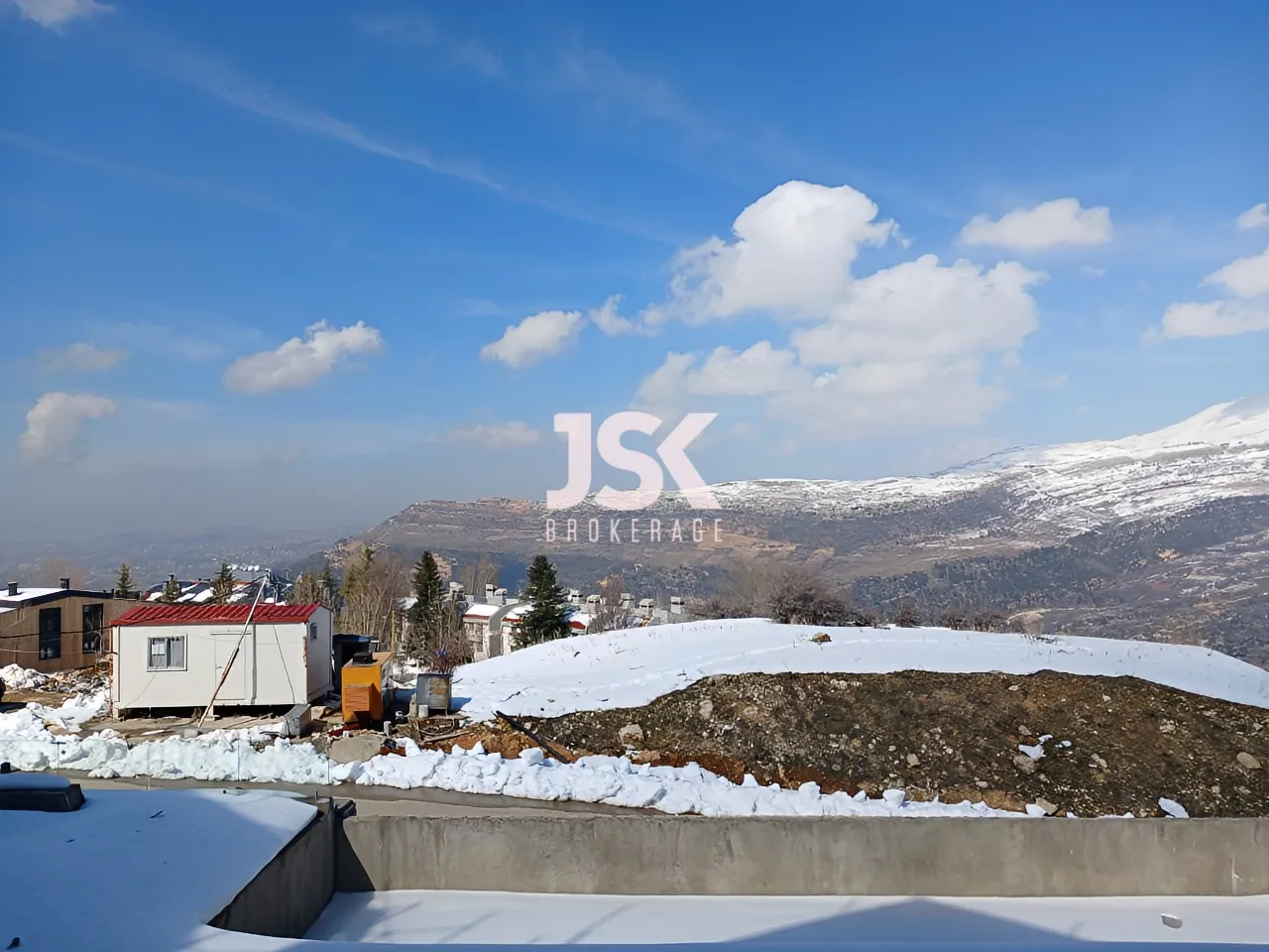 Chalet for Sale in Zaarour