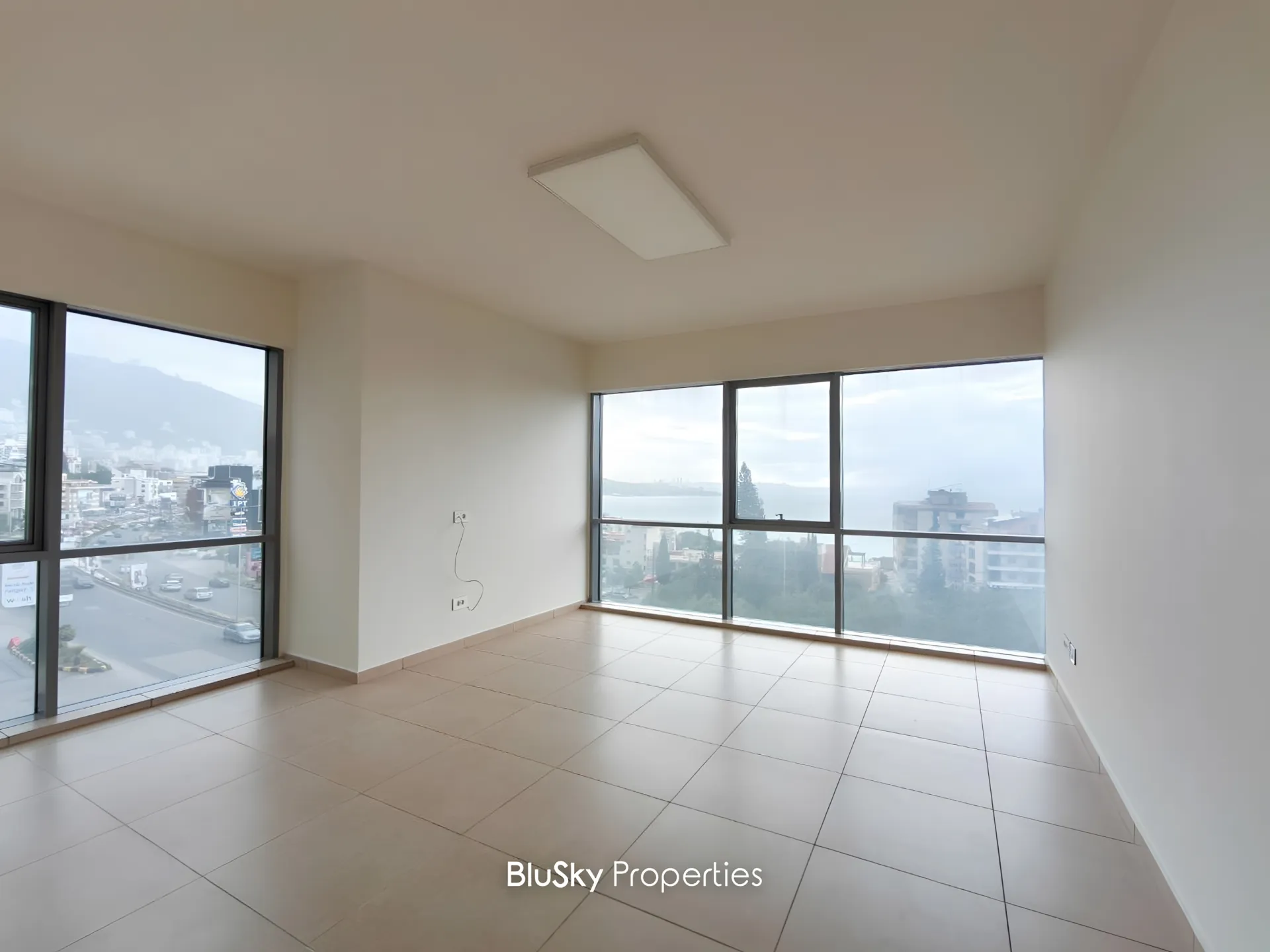 Office for rent in Kfar Hbab