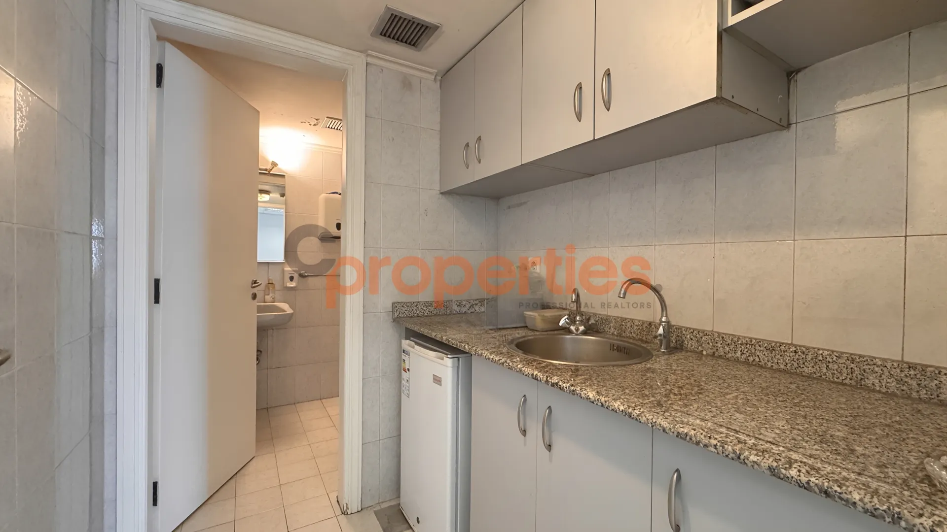 Office for Rent in Aaoukar