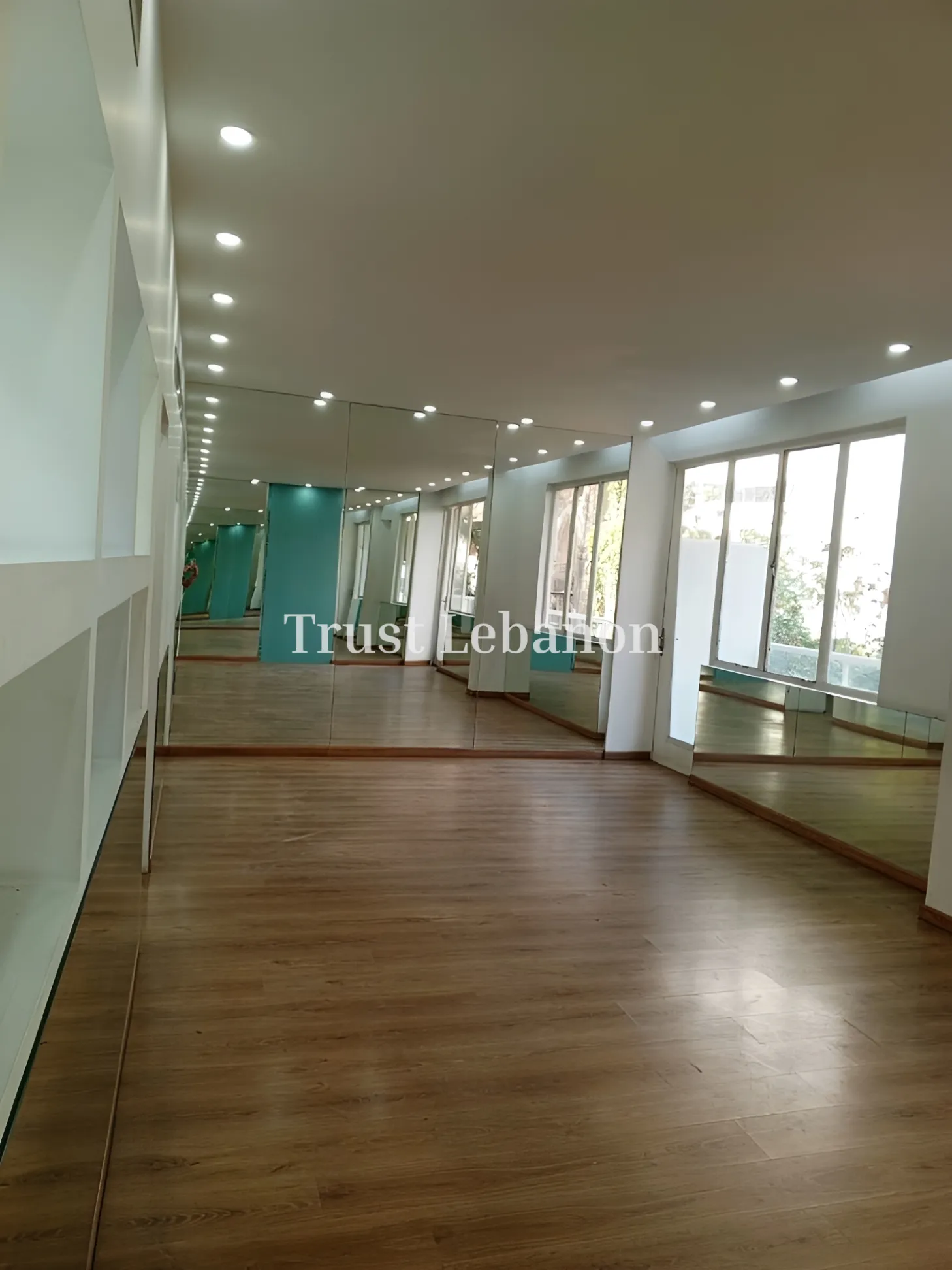 Office for rent in Achrafieh