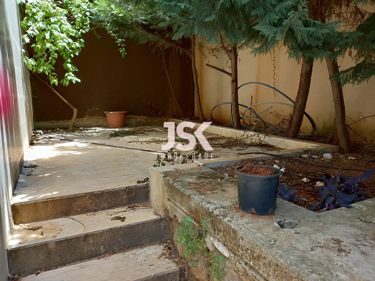 Apartment for Sale in Haret Sakher