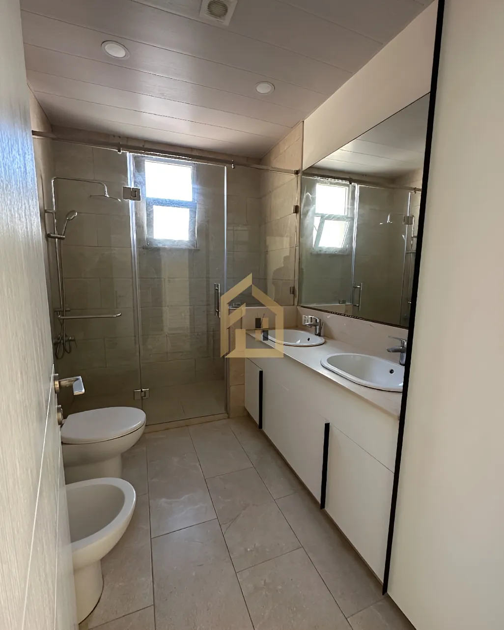 Apartment for sale in Manara