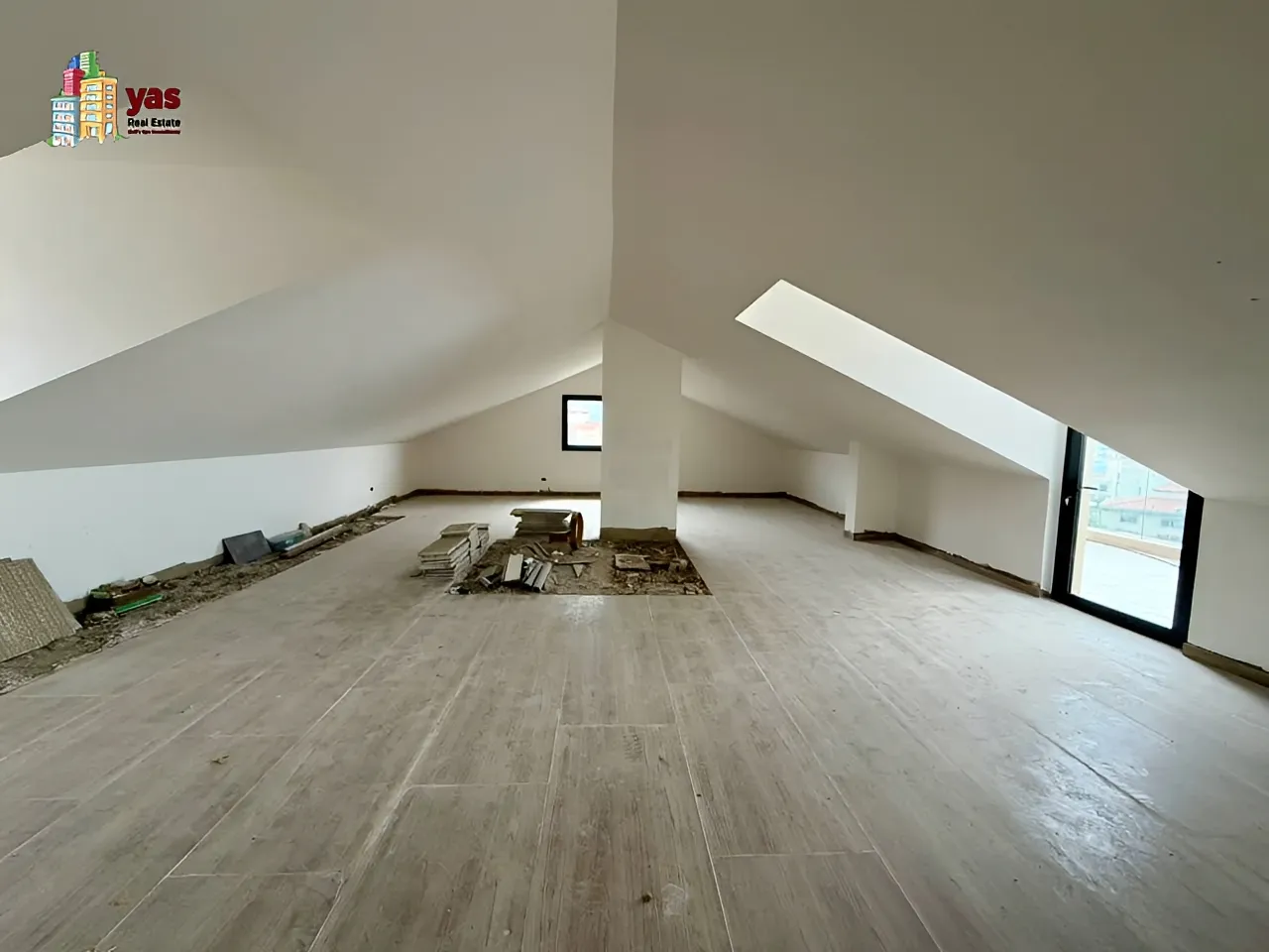 Apartment for Sale in Ballouneh