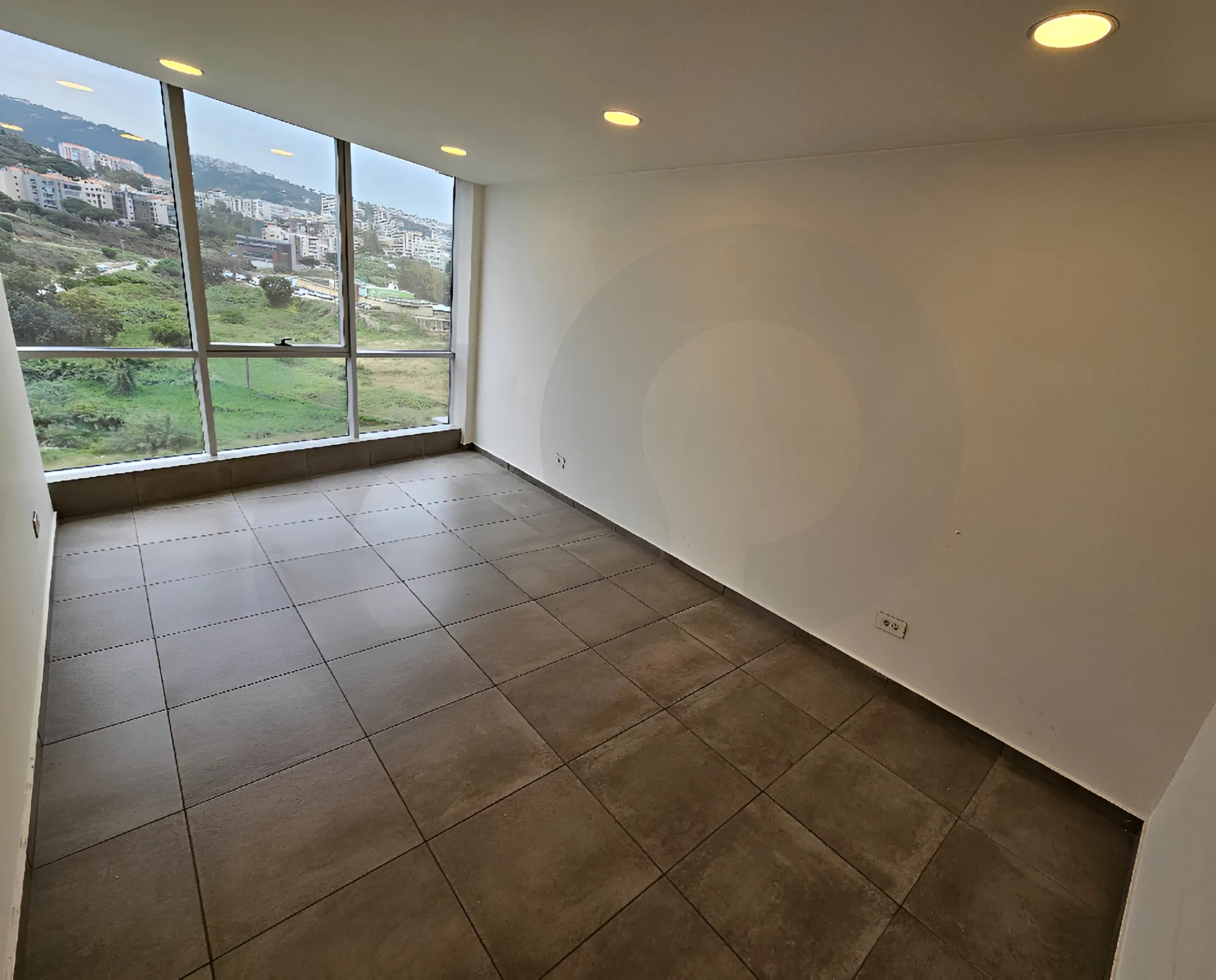 Commercial Property for Rent in Jdeideh