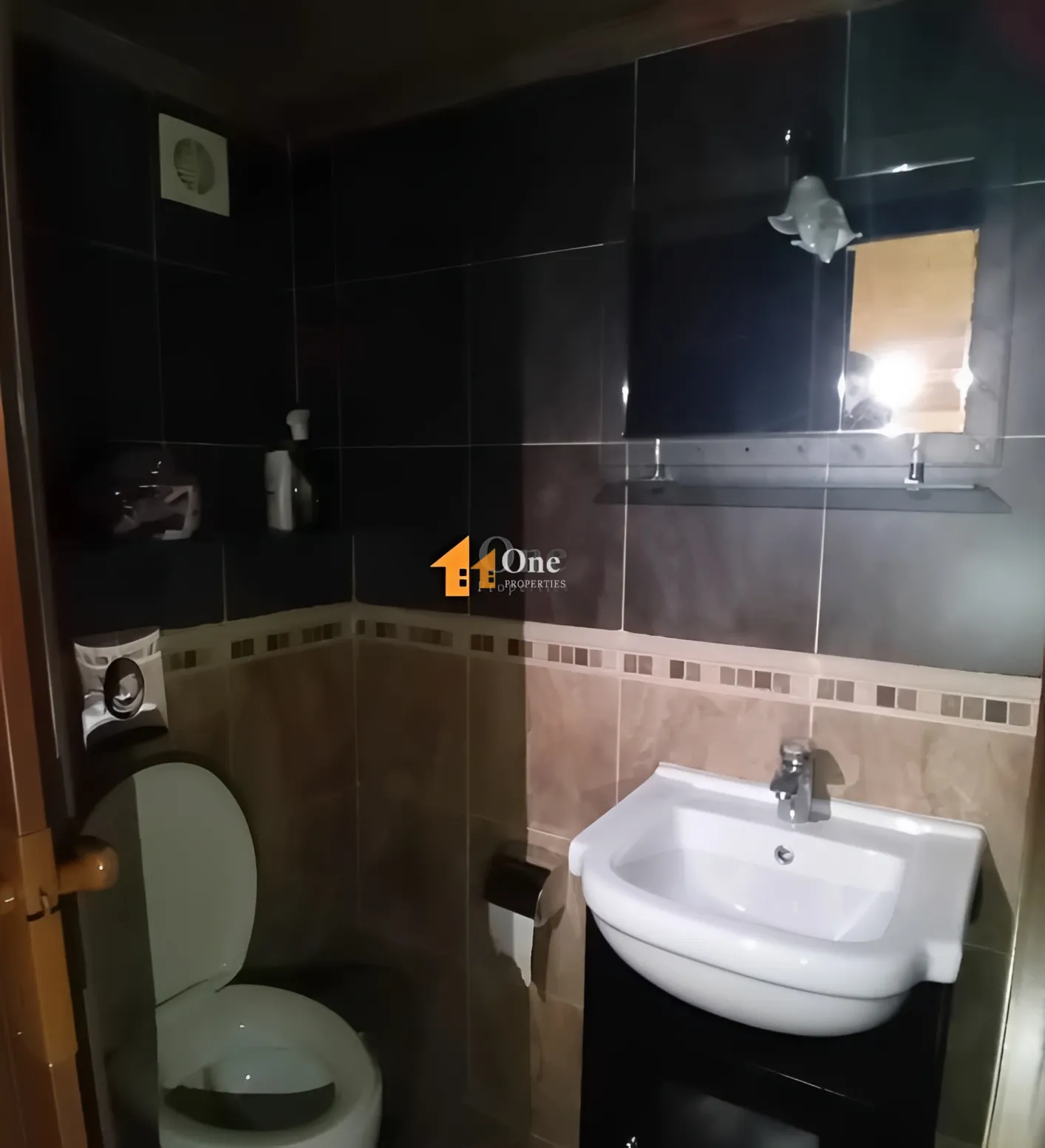 Apartment for sale in Haret Sakher, Lebanon - 1 bed, 2 bath