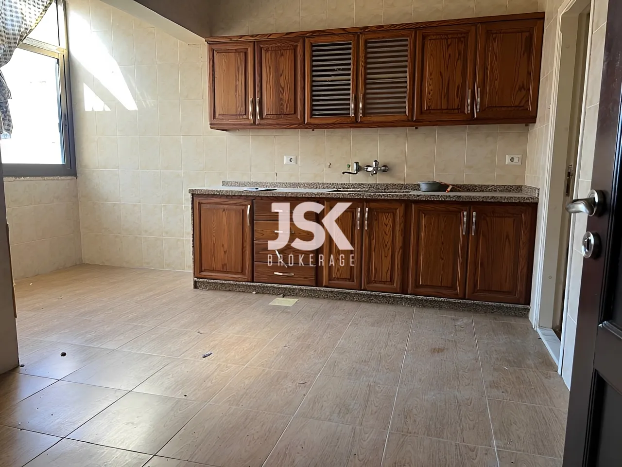 Apartment for Sale in Aaramoun - 3 bed, 3 bath
