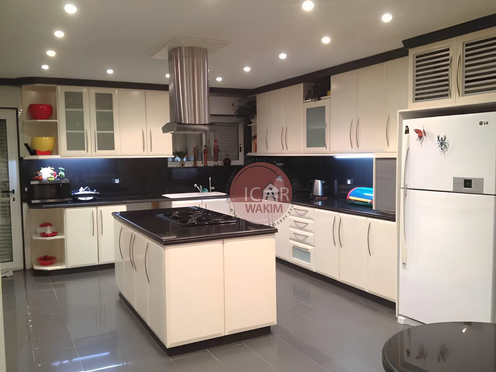 Triplex for Sale in Mar Takla