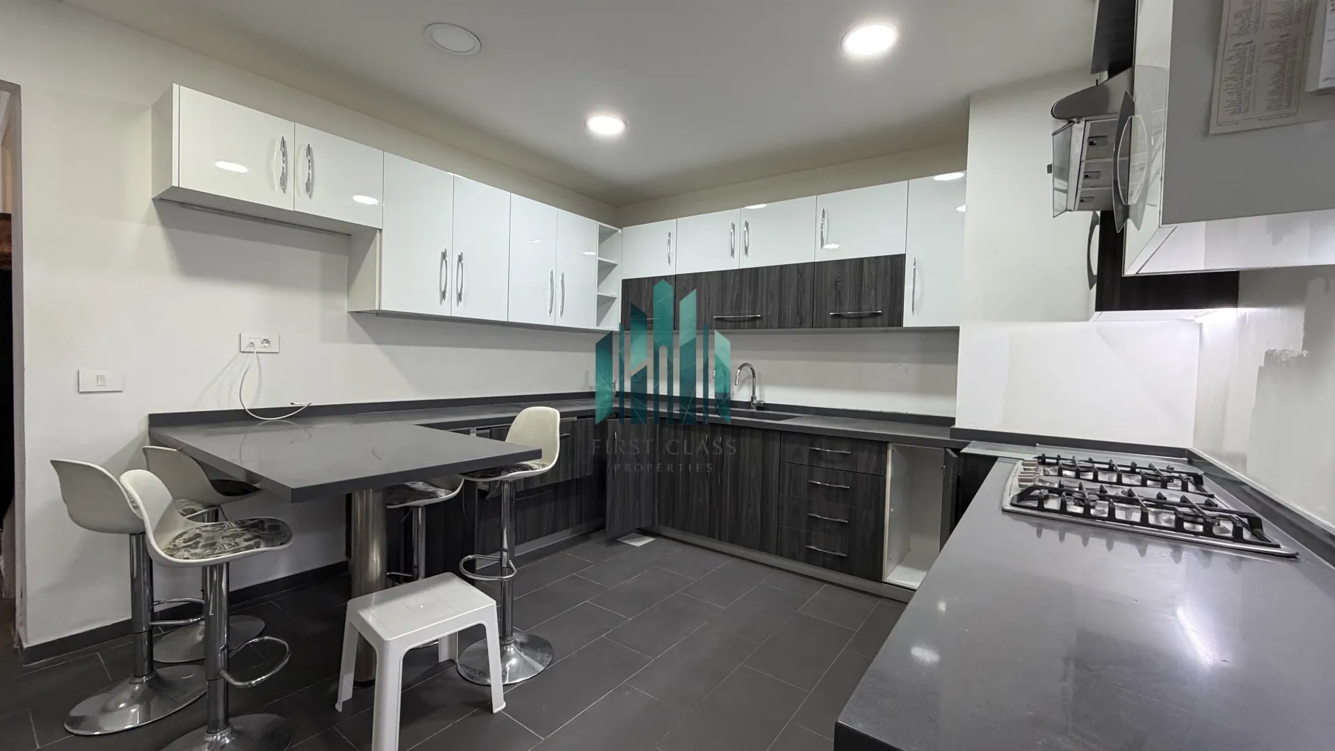 Apartment for Sale in Qornet El Hamra - 3 bed, 4 bath
