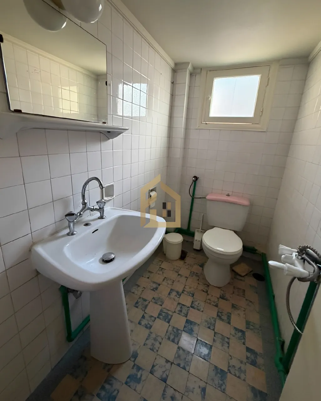Apartment for rent in Achrafieh, Beirut, Lebanon - 3 bed, 2 bath