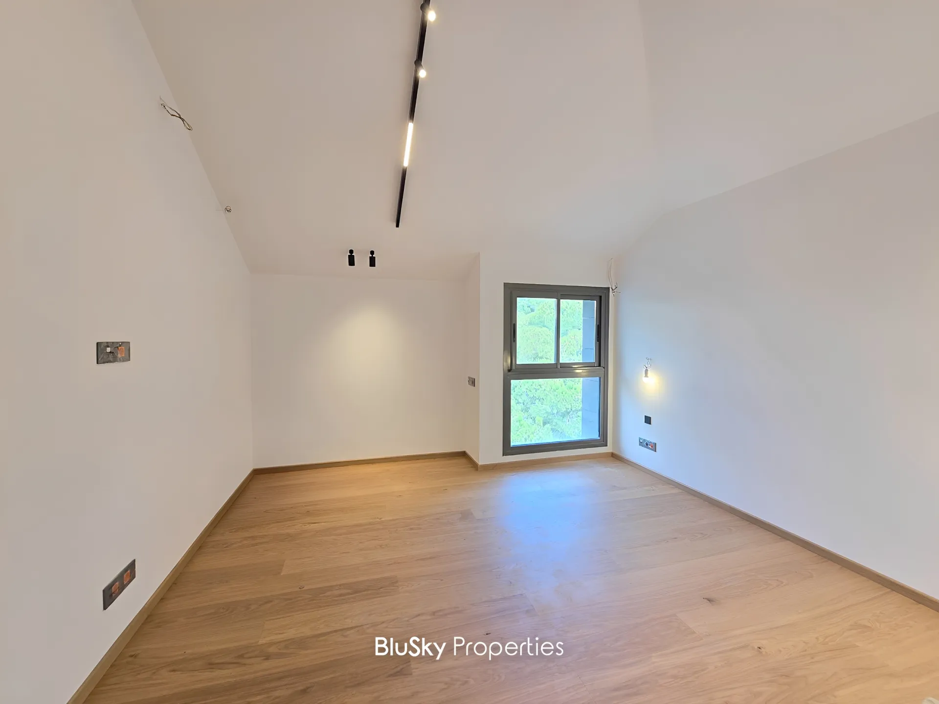 Duplex for sale in Monteverde main street، lebanon