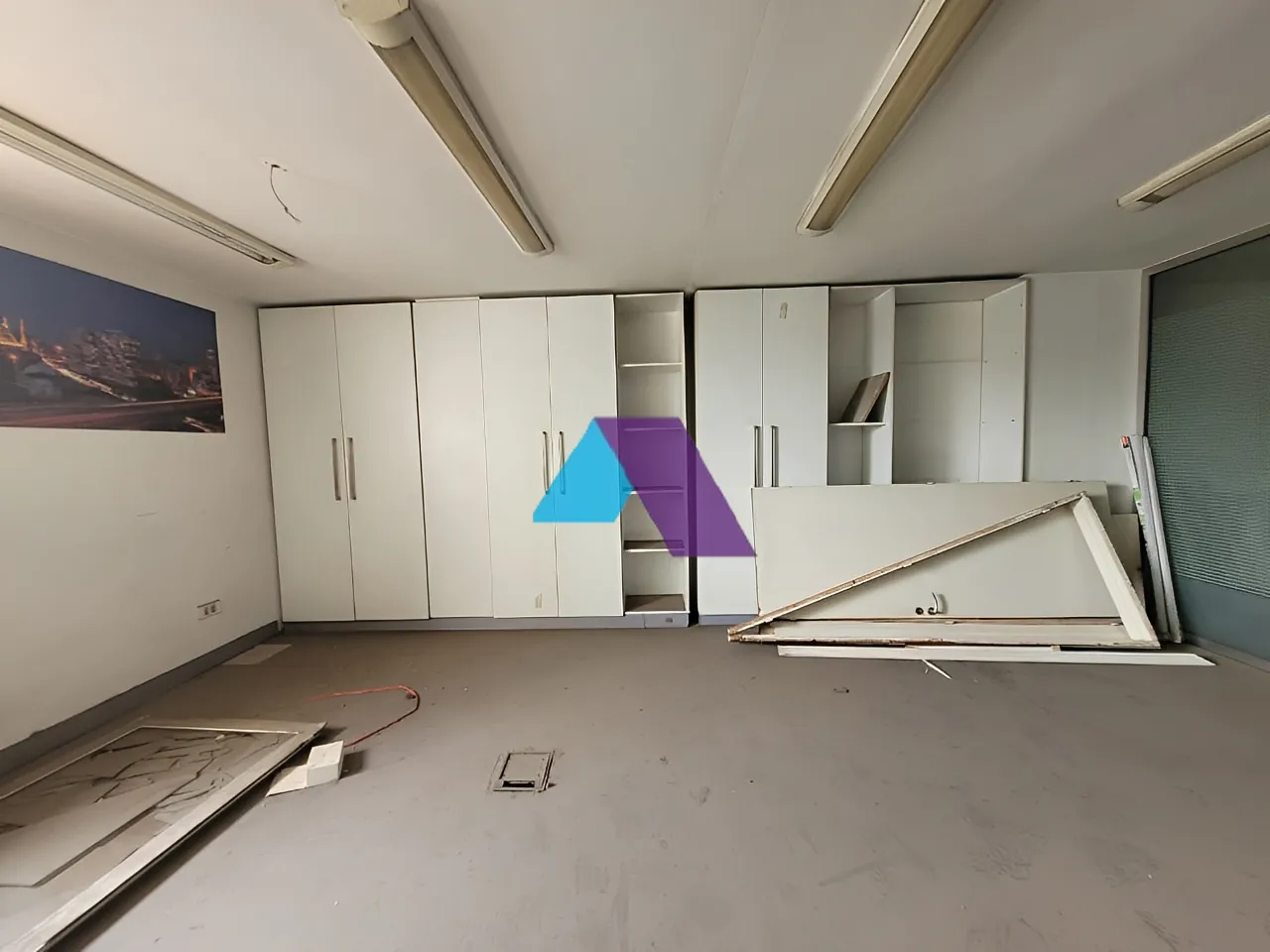 Office for rent in Remeil