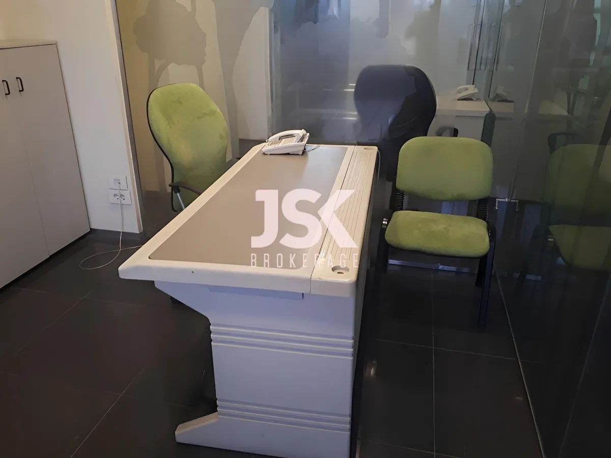 Office for rent in Daoura