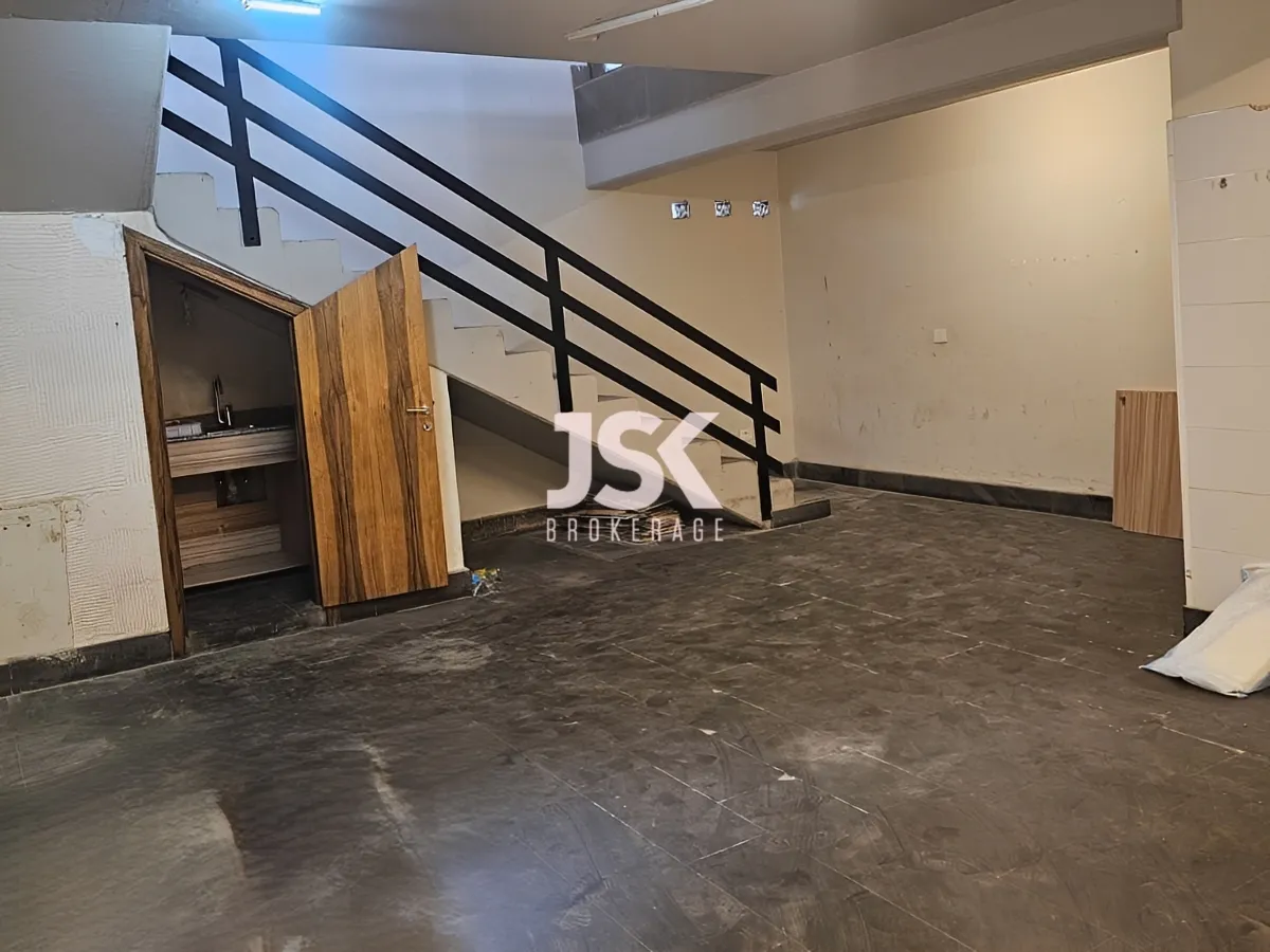 Shop for Rent in Cornet Chahwan
