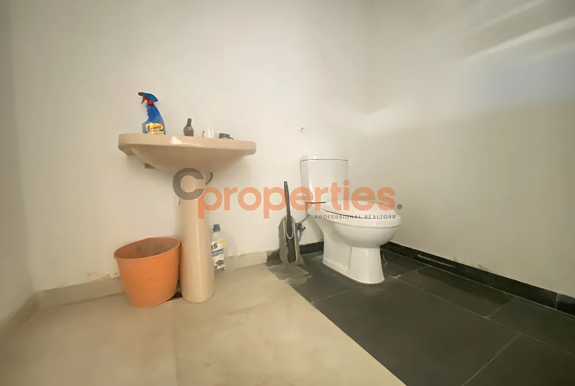 Office for Sale in Zalqa