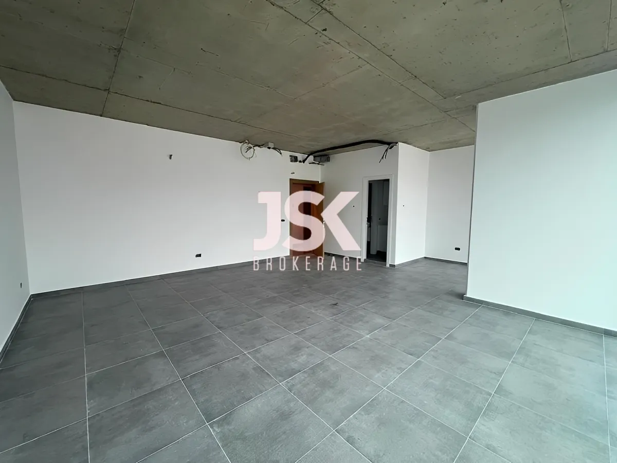 Office for rent in Naqqache