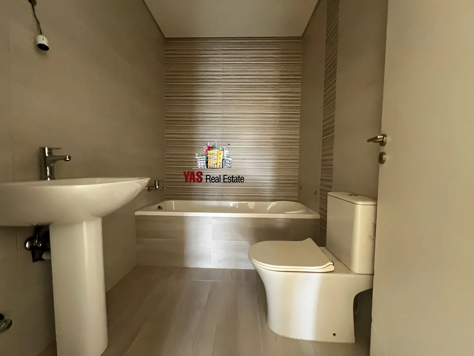 Apartment for Rent in Ballouneh