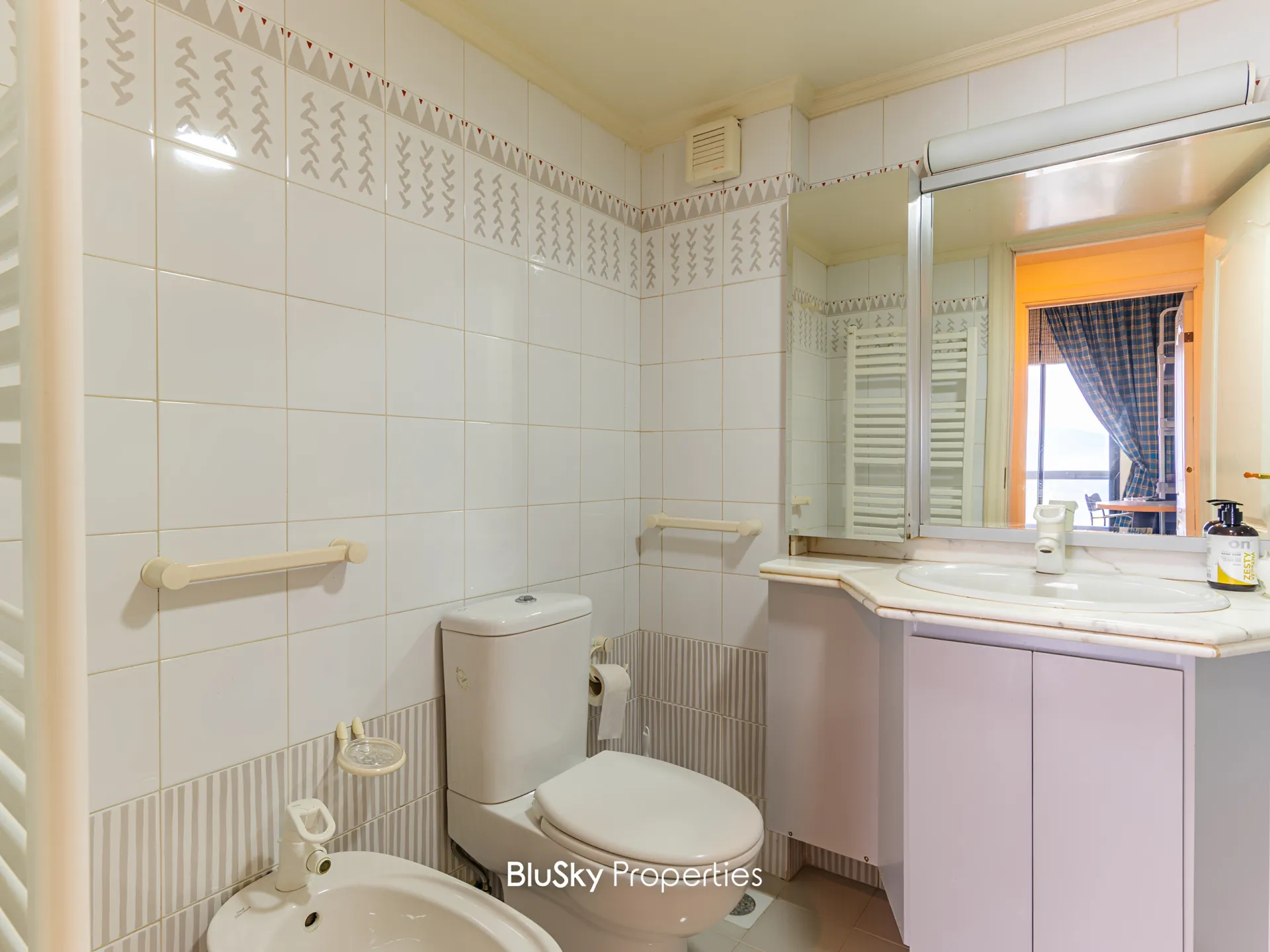 Apartment for rent in Beit Meri
