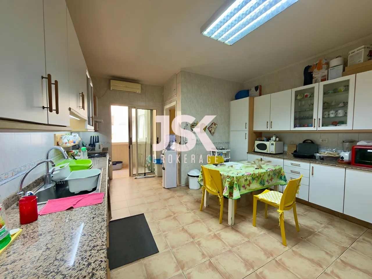 Apartment for Sale in Sioufi