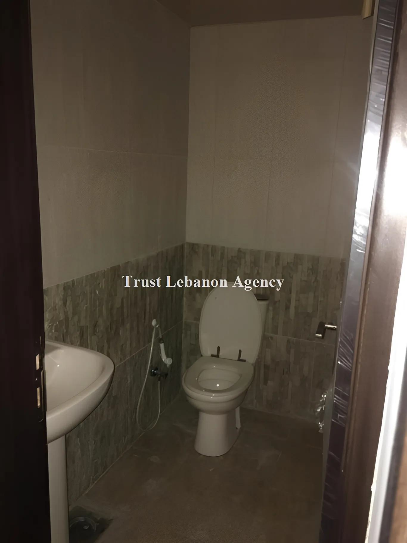 Apartment for Sale in khaldeh Alay - 3 bed, 4 bath