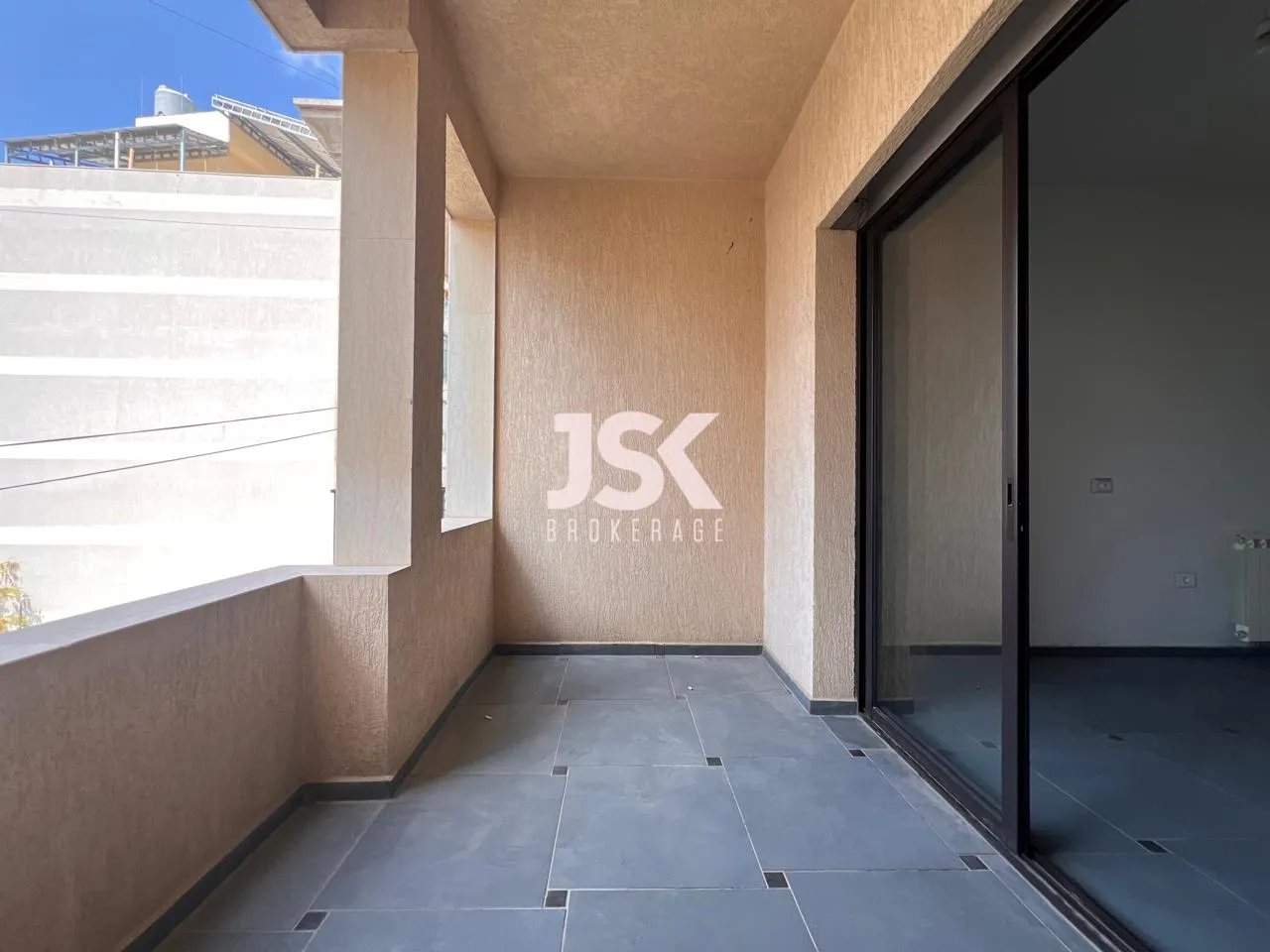 Apartment for Sale in Sioufi