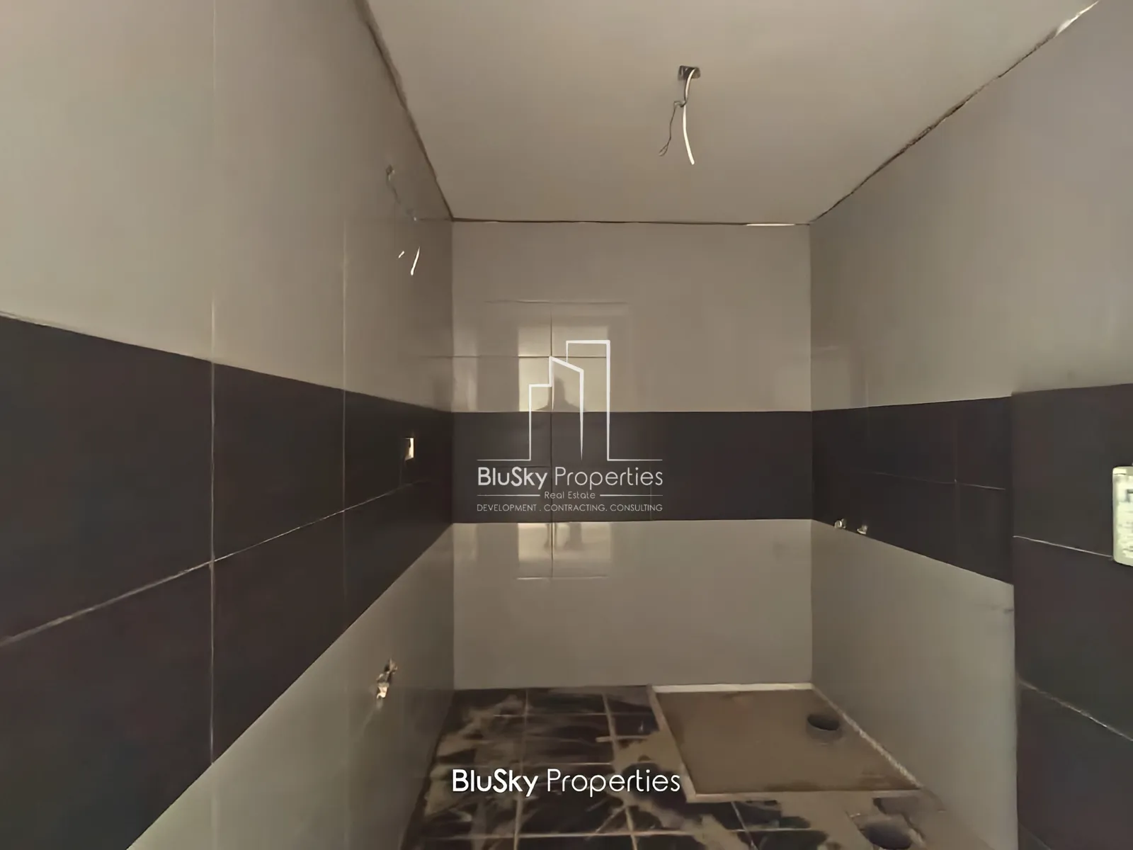 Apartment for Sale in Haret Sakher