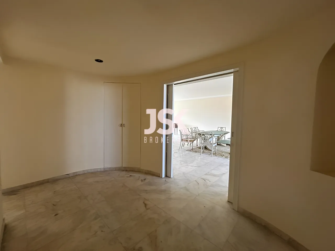 Apartment for Sale in Kraytem