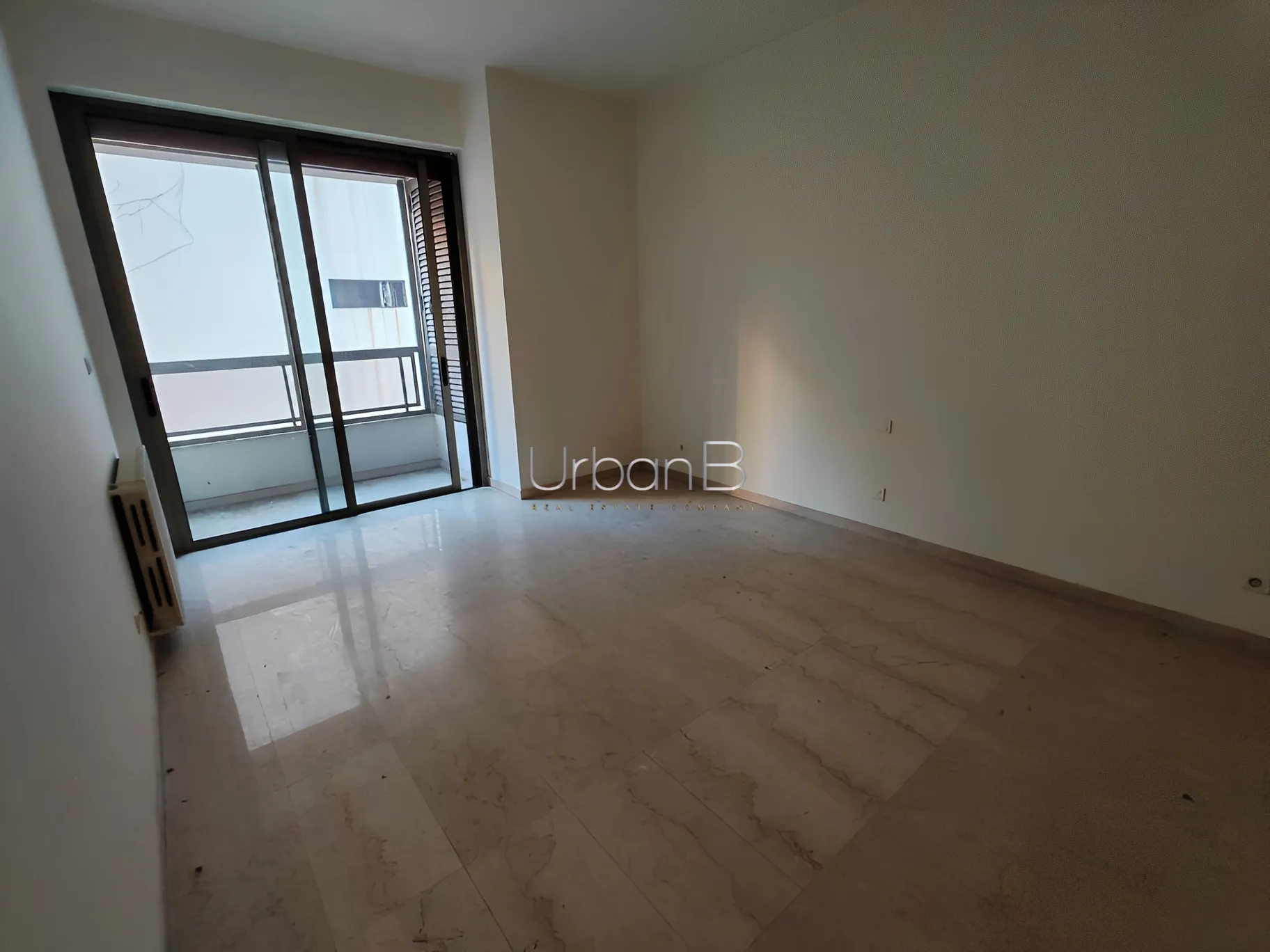 Apartment for Rent in Caree d'or, Achrafieh