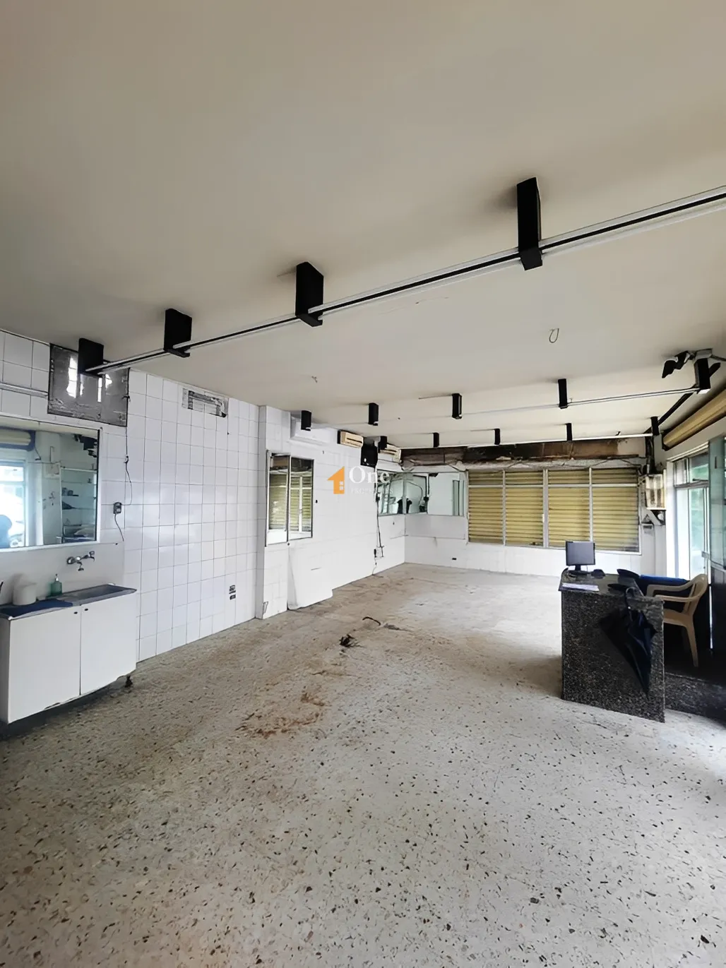 Shop for Rent in Zalqa, Lebanon