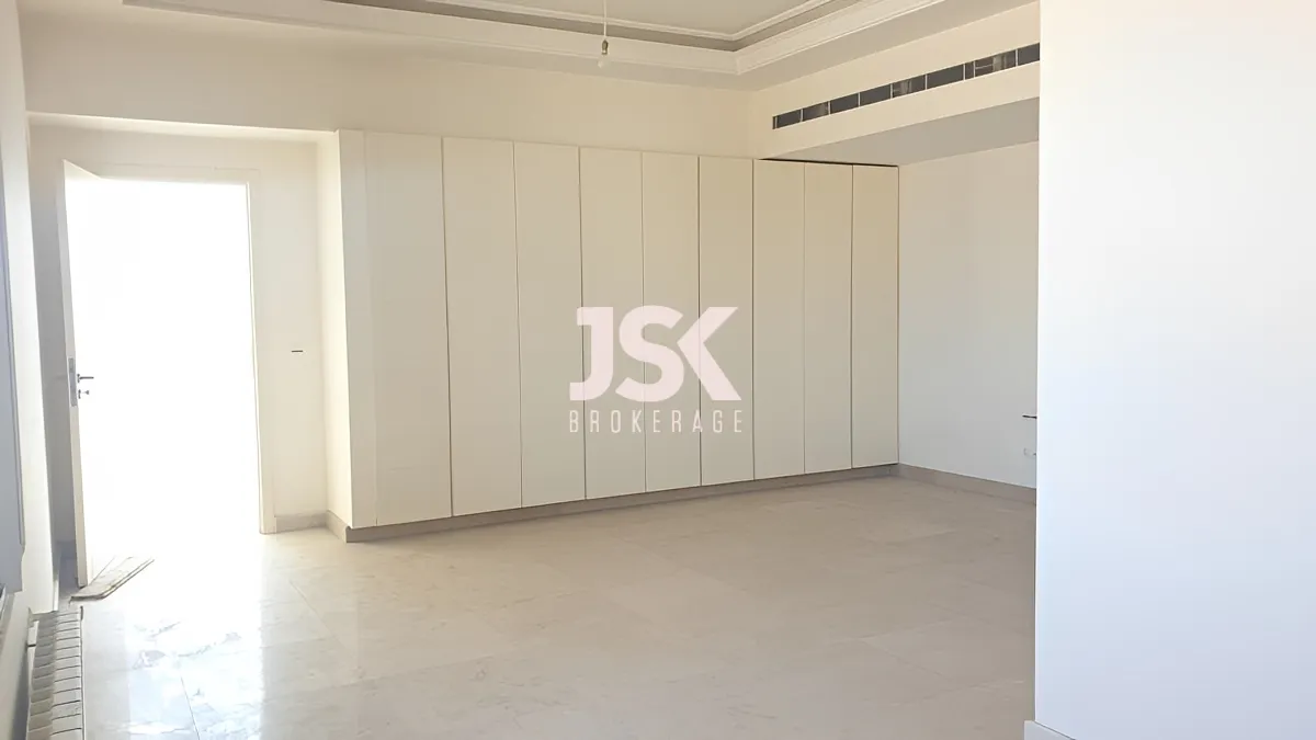 Apartment for Sale in Clemenceau, Bayrut, Lebanon