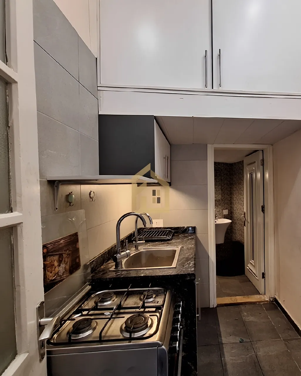 Apartment for rent in Achrafieh, Beirut, Lebanon - 2 bed, 2 bath