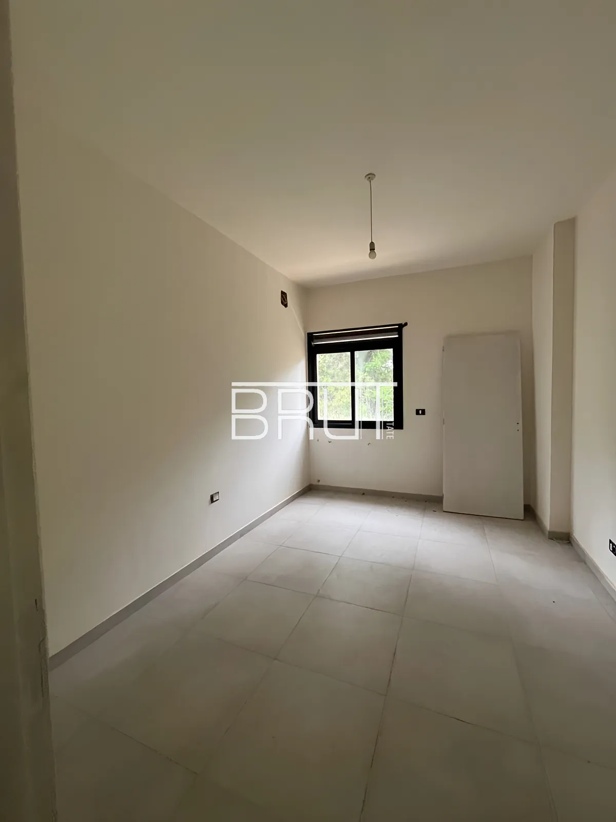 Apartment for Sale in Ballouneh