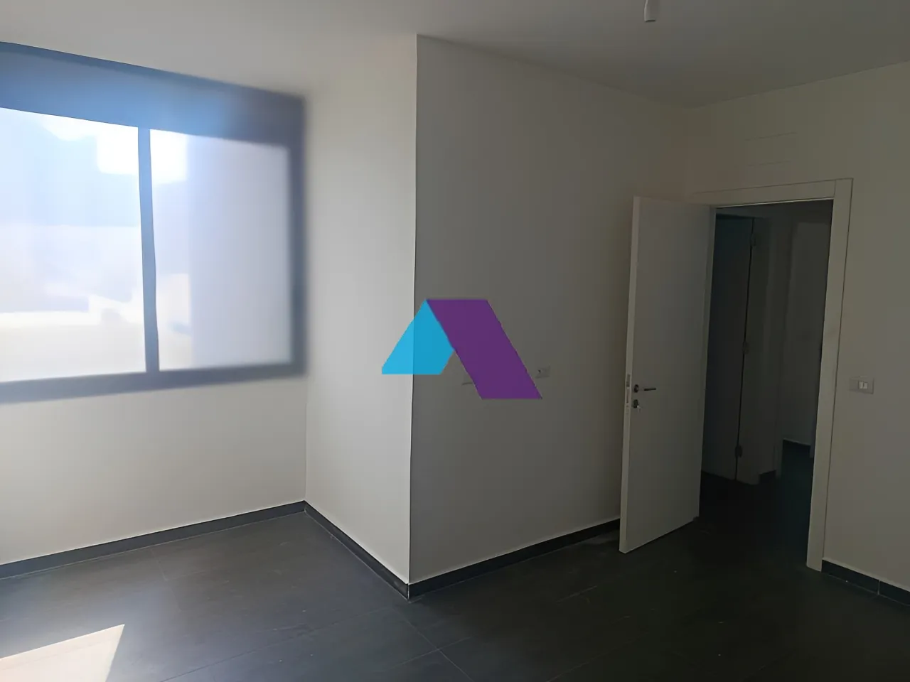 Apartment for Sale in Ain El Remmaneh - 3 bed, 4 bath