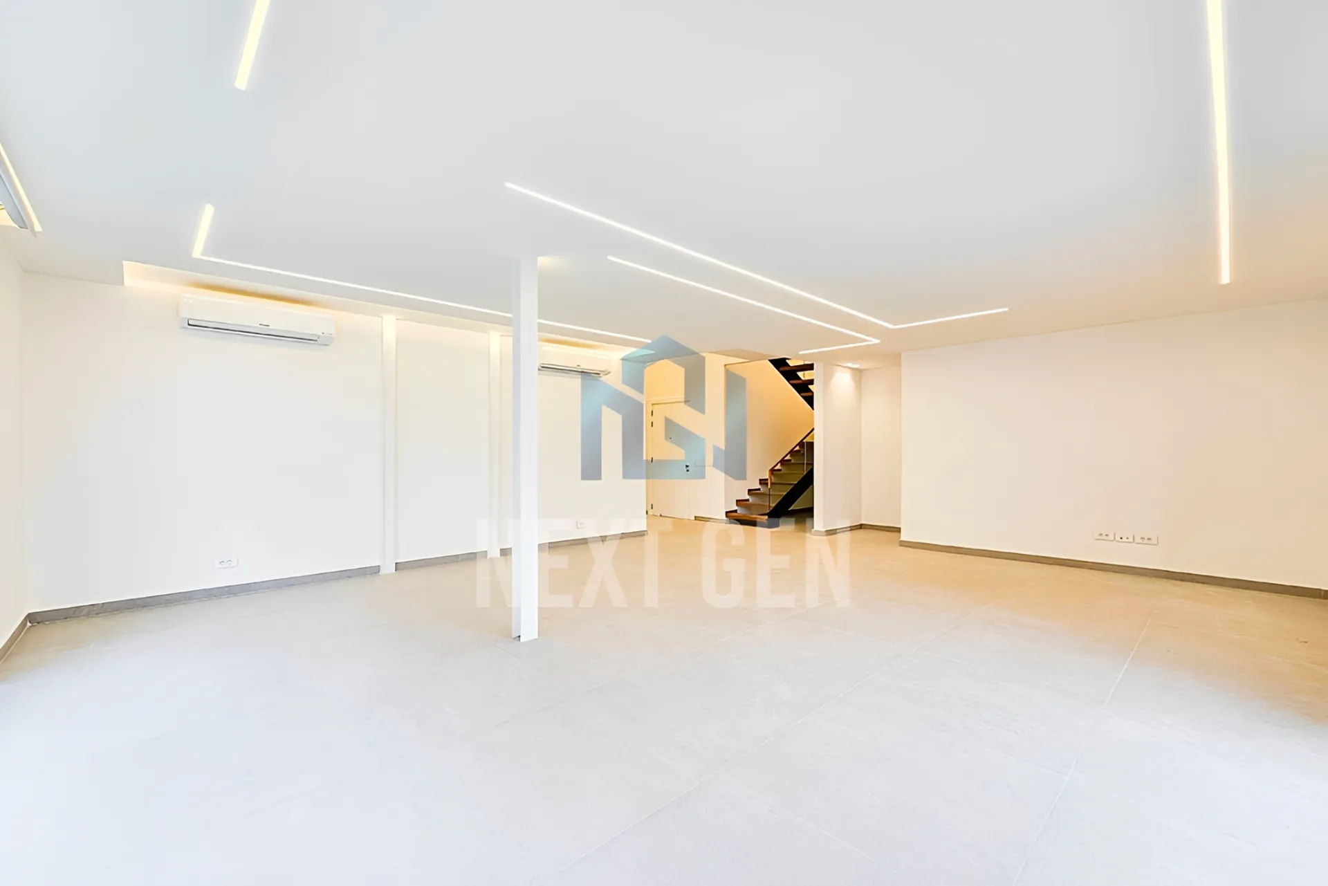Duplex for rent in Achrafieh, Beirut, Lebanon - 2 bed, 4 bath